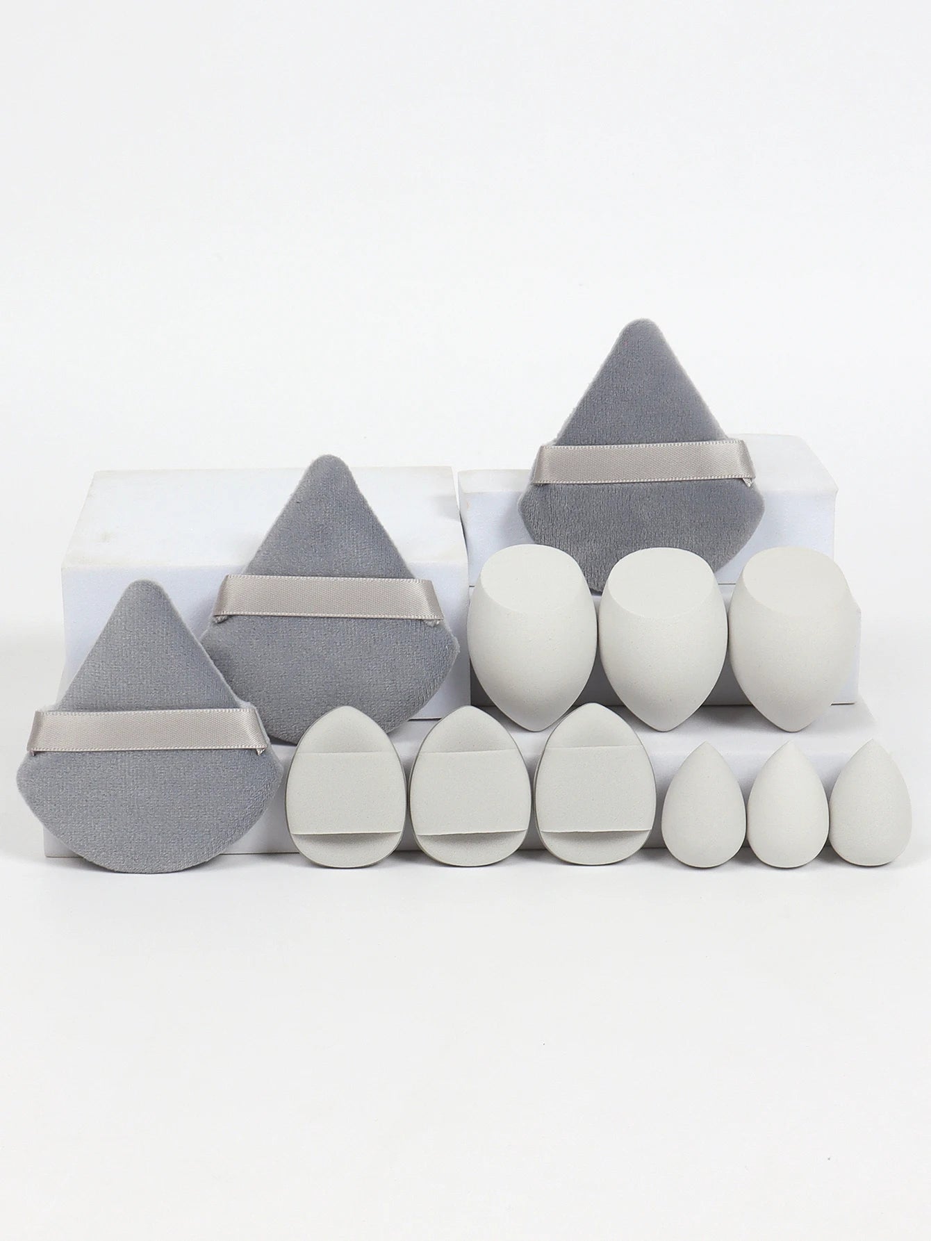 12-Piece All-Purpose Makeup Sponge Set, Made of 3 Loose Powder Puffs..